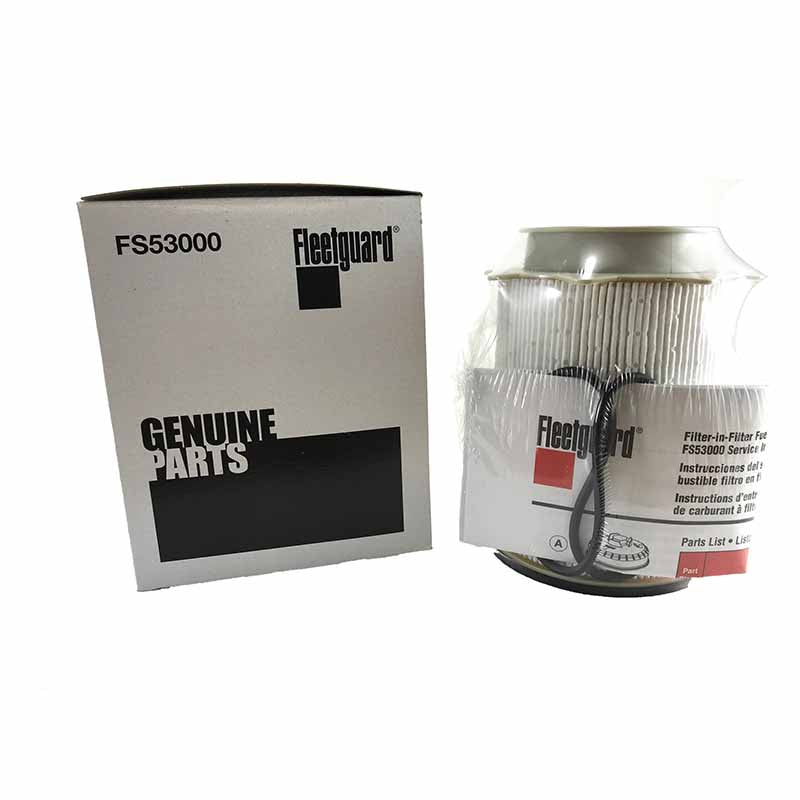 Packaging and fuel filter for Dodge Cummins 6.7L engine, with Fleetguard branding.